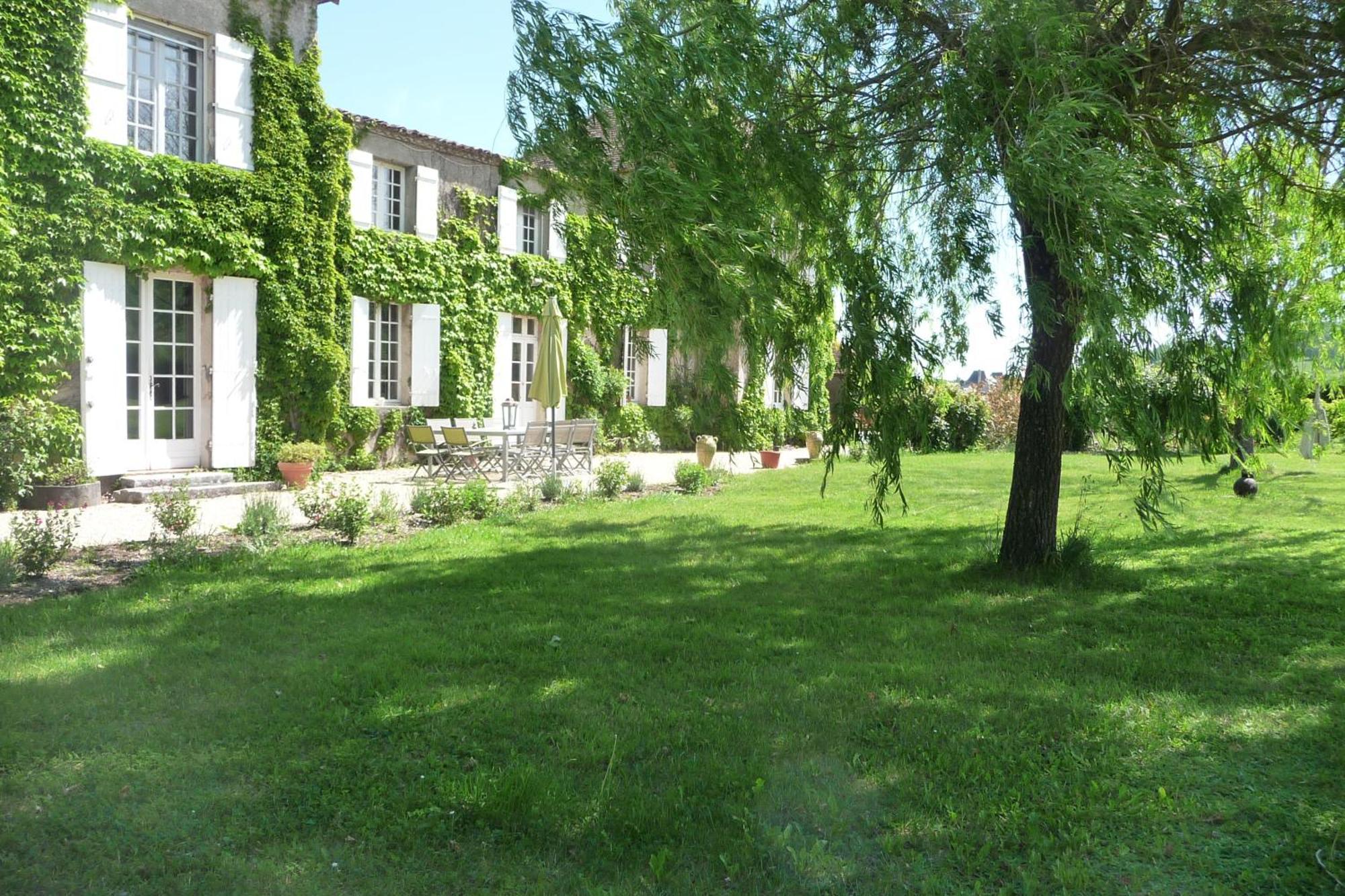 Bed and Breakfast Domaine De La Queyssie Saussignac Екстер'єр фото
